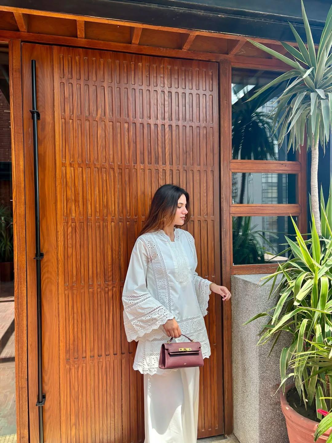 PRISTINE WHITE CHICKENKARI SET