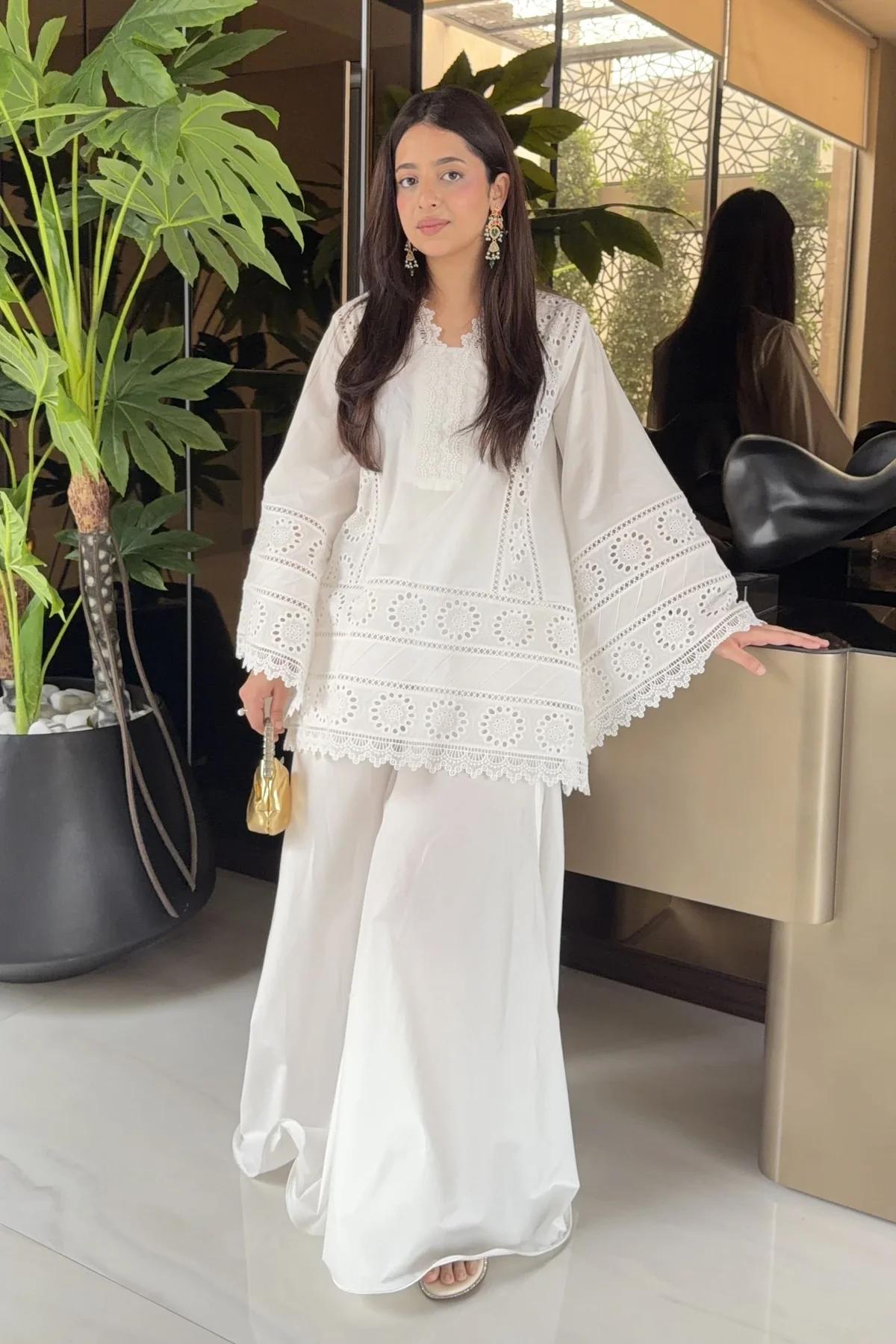 PRISTINE WHITE CHICKENKARI SET