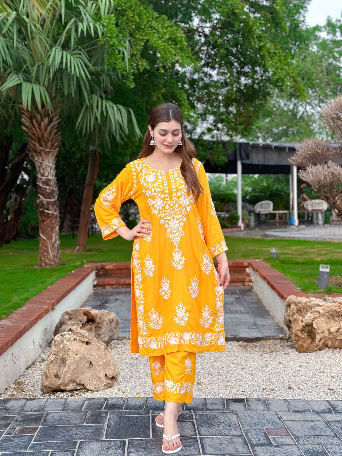 Indian embroidered 2 piece chikenkari Suit