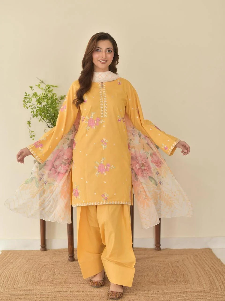 Sunaina 3PC (Farshi Shalwar)