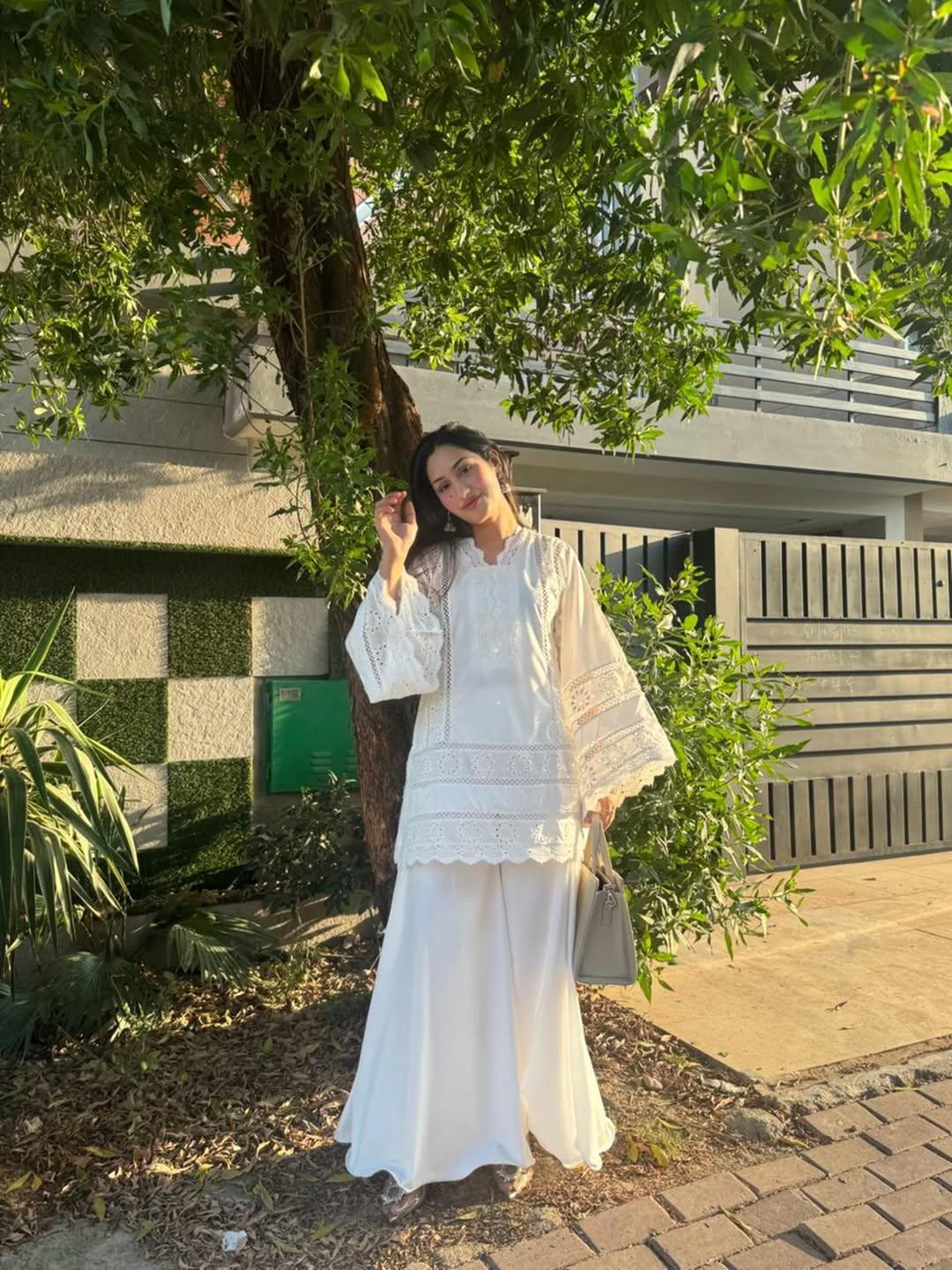 PRISTINE WHITE CHICKENKARI SET