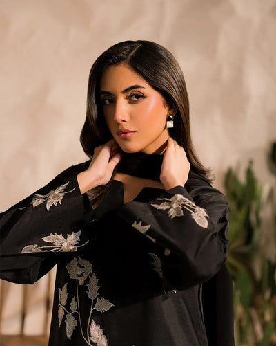 Black PETALS 3PCS