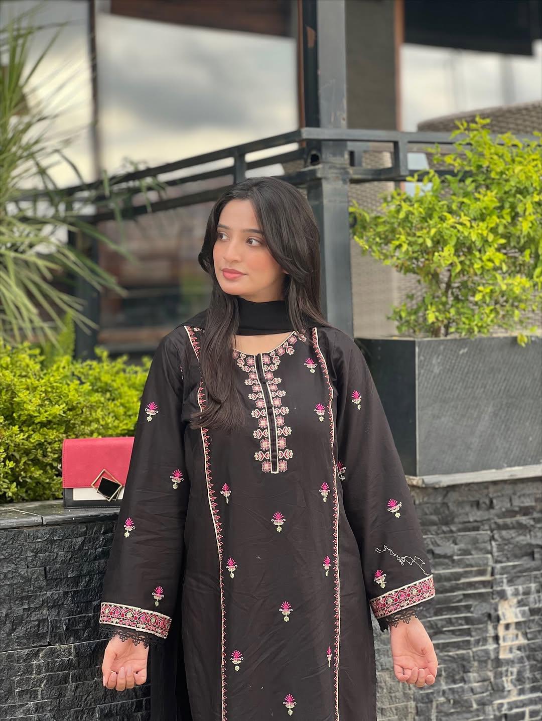 Anika 3 piece