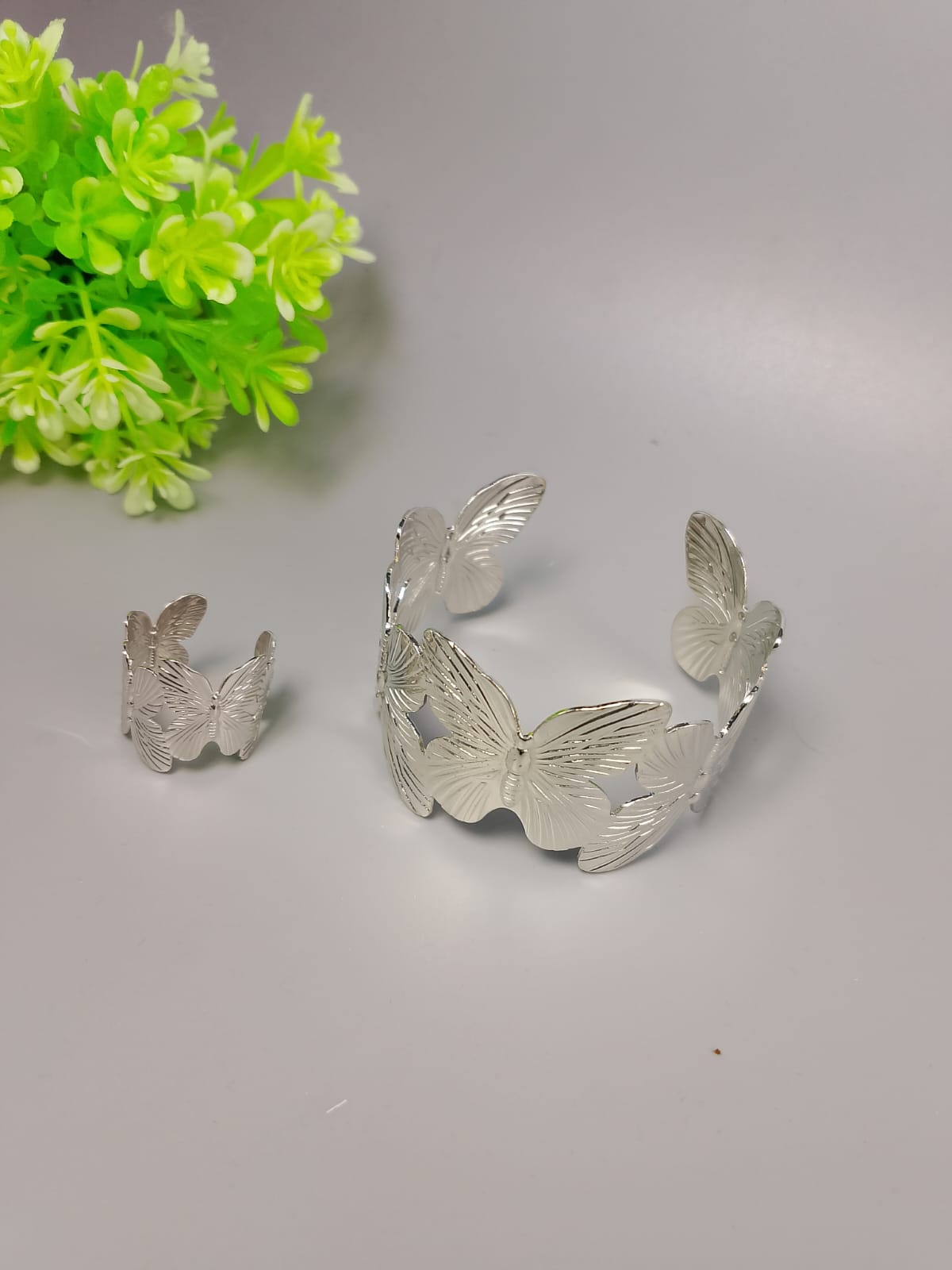 Hand Cuff Ring