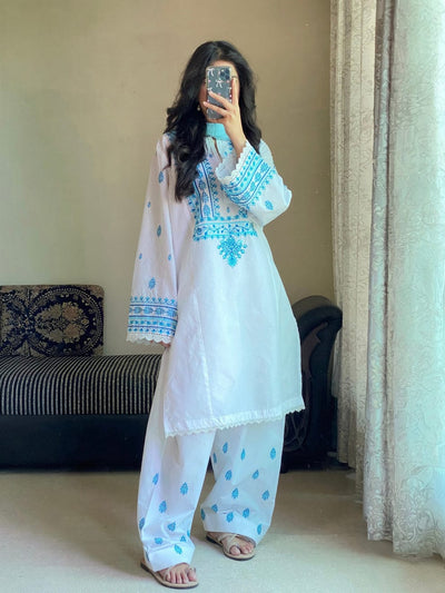 White/Blue Lawn 3PC