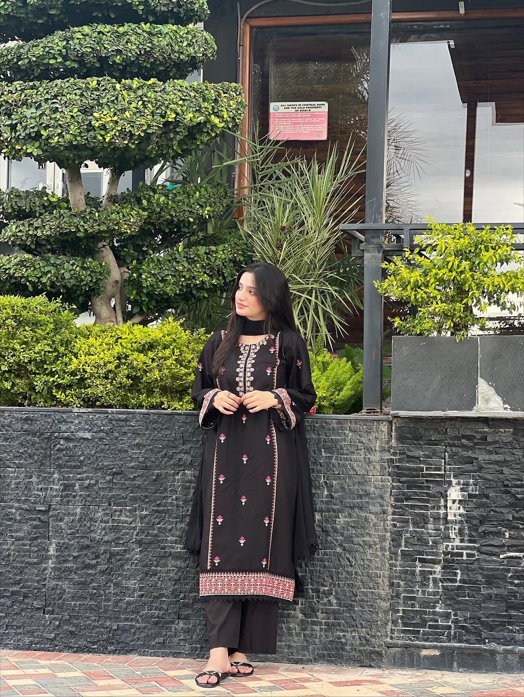 Anika 3 piece